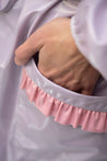 bolso-com-detalhe-folhos-rosa